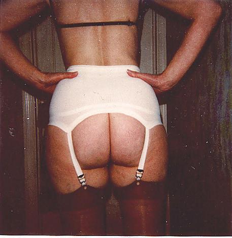 7P Garter belt and nylons