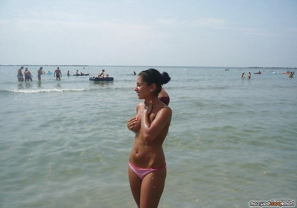9P Tanned Indian honey posing