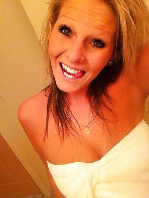 25P Babes with Towels