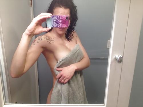 25P Babes with Towels