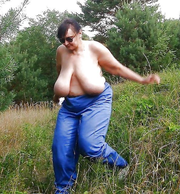 25P Big Boobs Hanging Out For Fun