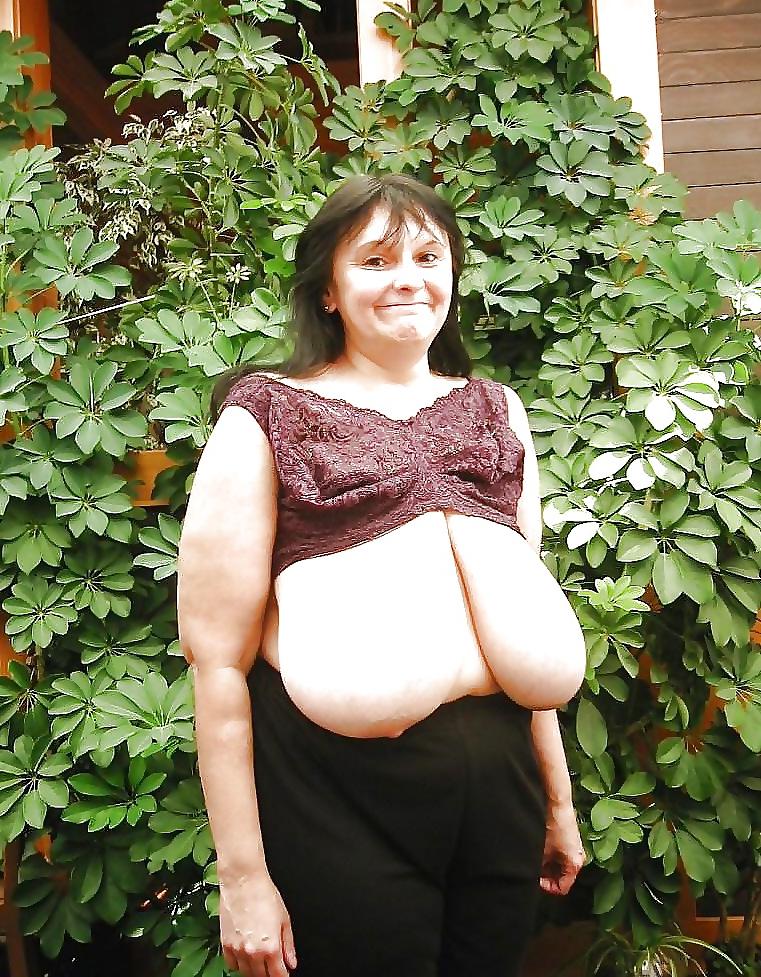 25P Big Boobs Hanging Out For Fun