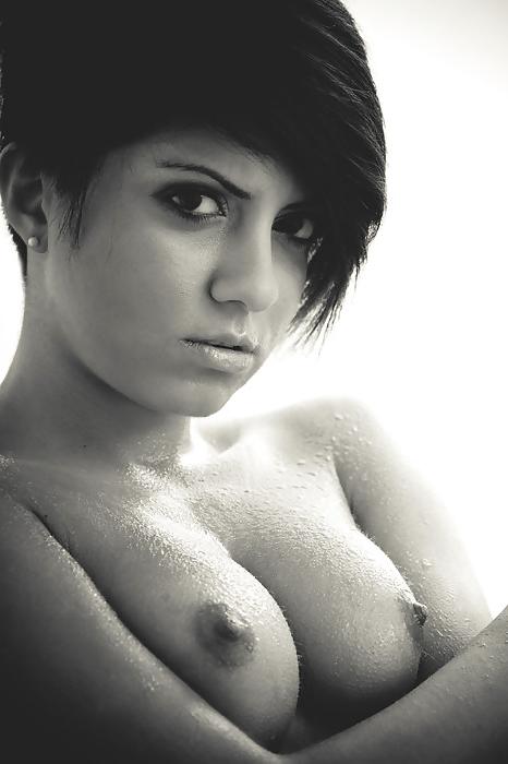 25P Babes w erect NIPPLES or large AREOLAs  (2)