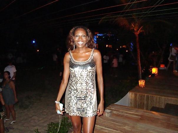 12P Hot Ebony Milf