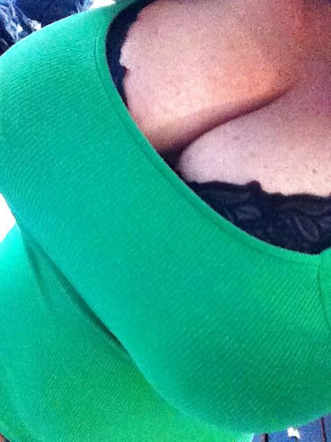 25P Huge Tits, Tight Tops 74