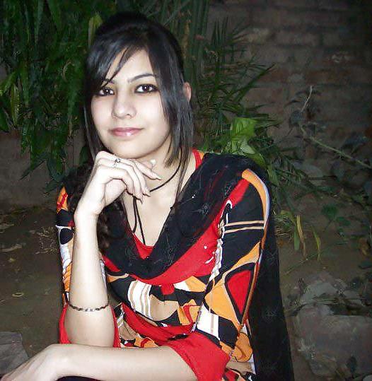25P Indian and Pakistani teen slut - stohlen facebook pix