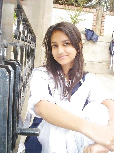 25P Indian and Pakistani teen slut - stohlen facebook pix