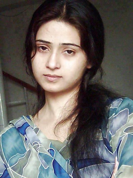 25P Indian and Pakistani teen slut - stohlen facebook pix