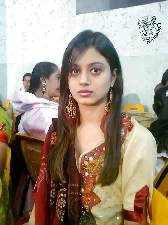 25P Indian and Pakistani teen slut - stohlen facebook pix