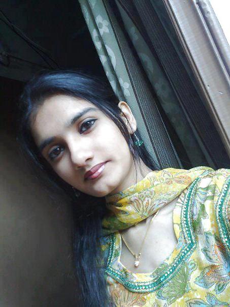 25P Indian and Pakistani teen slut - stohlen facebook pix