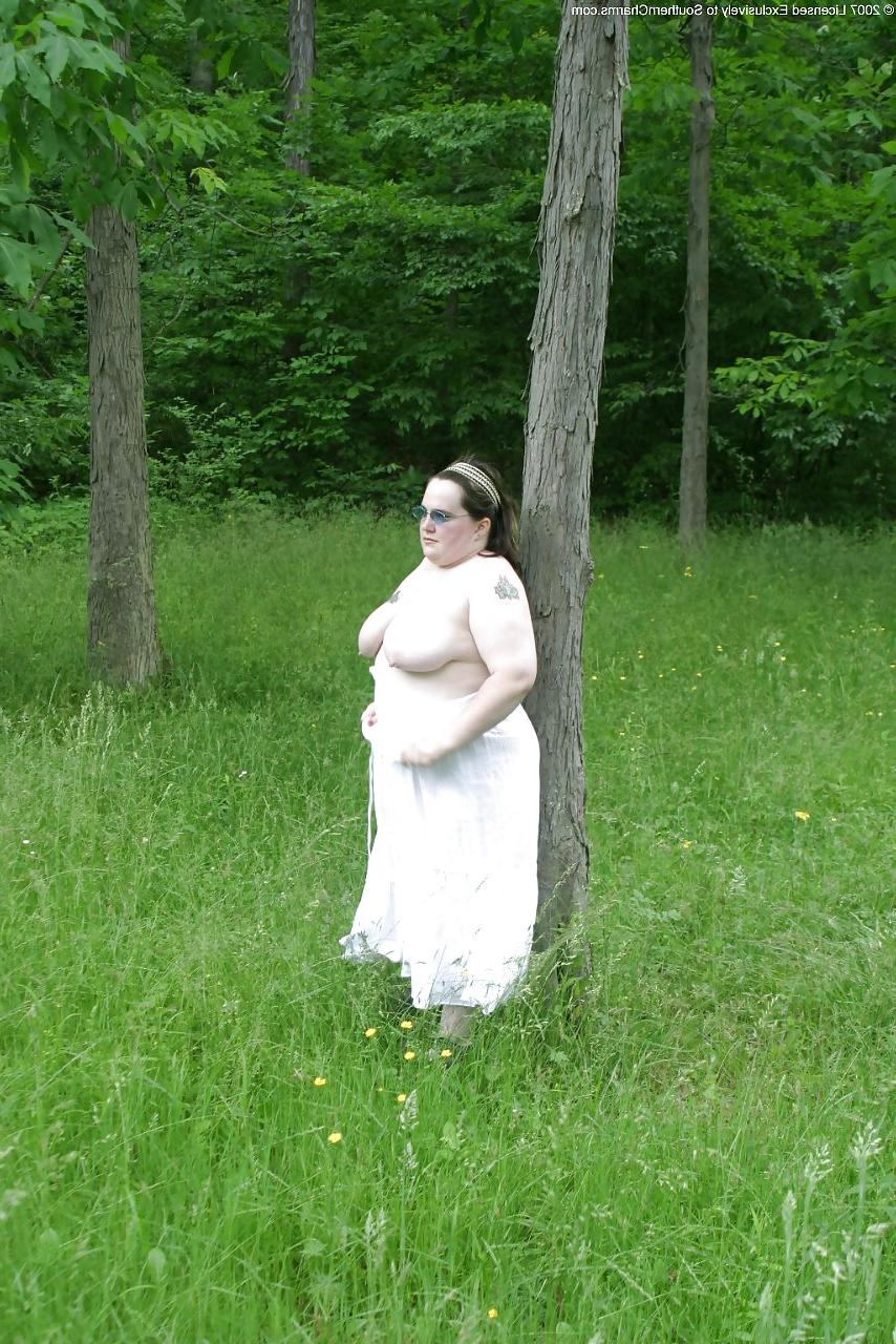 25P Kaylee in Long Grass