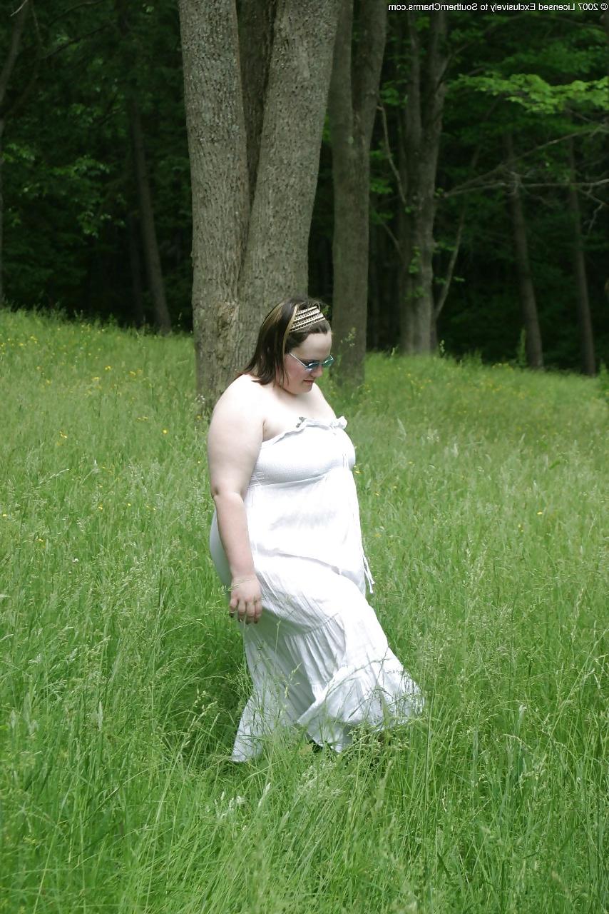 25P Kaylee in Long Grass