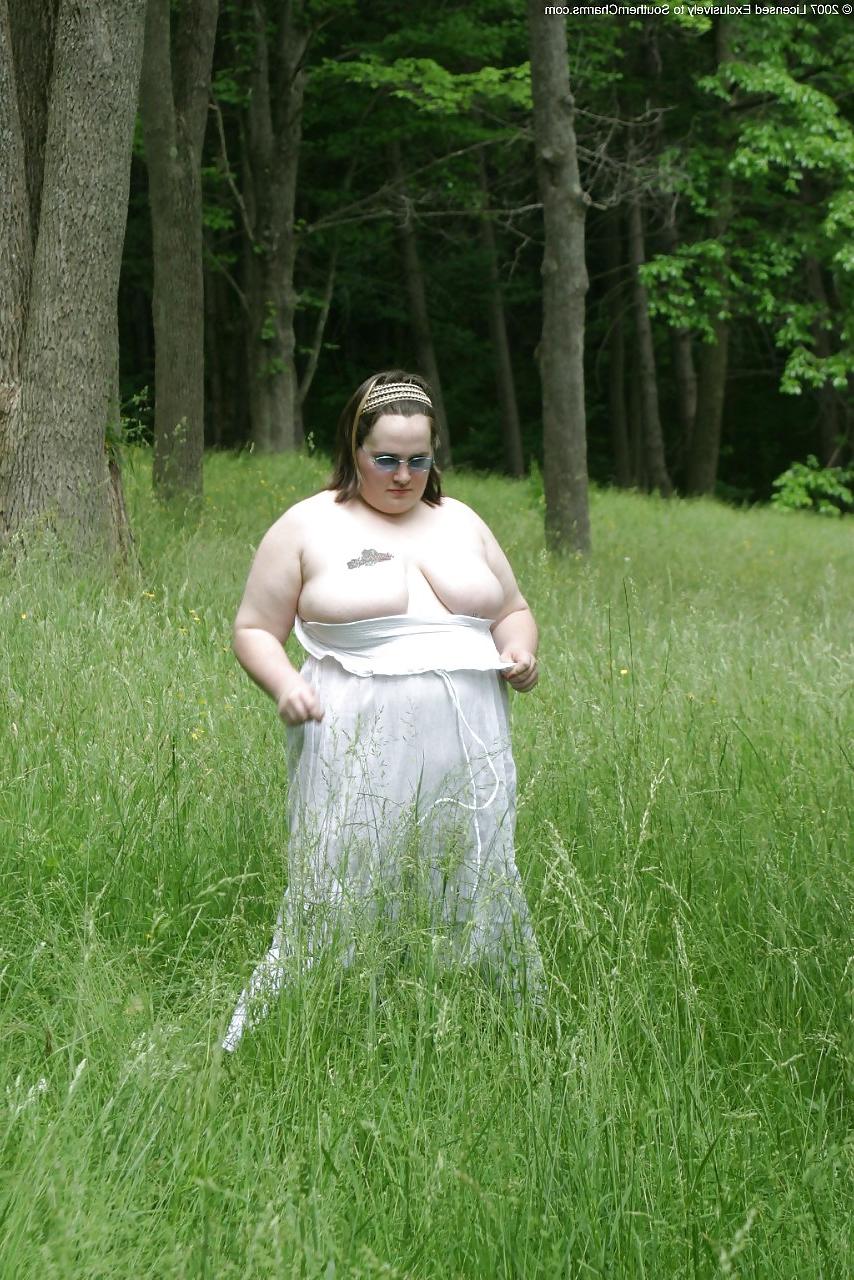 25P Kaylee in Long Grass