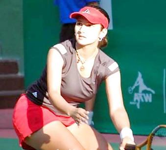 25P Hot Indian Tennis Player - Sania Mirza
