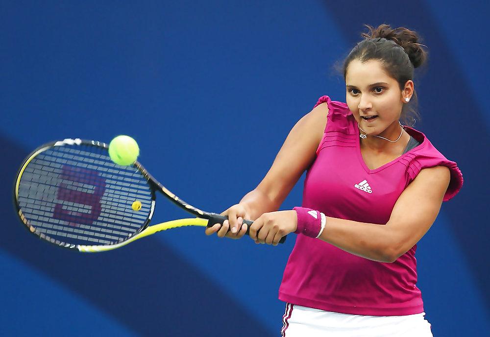 25P Hot Indian Tennis Player - Sania Mirza
