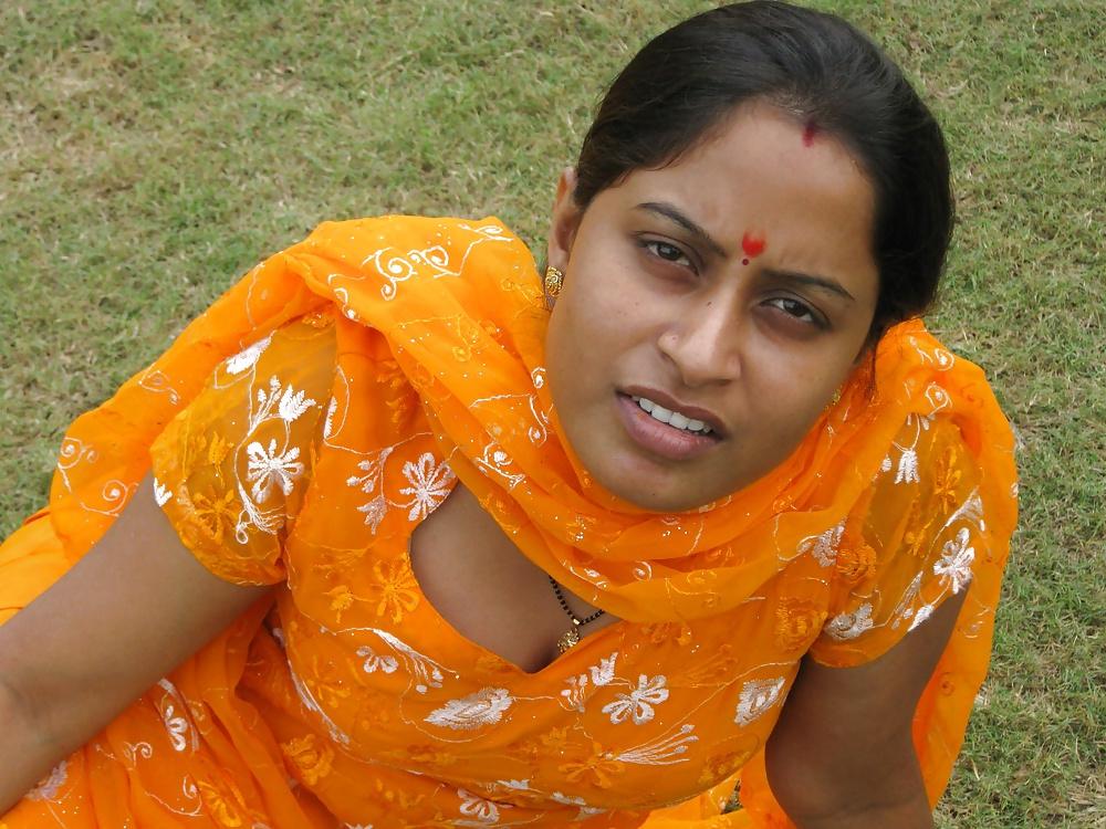 25P Sexy Indian Girls non nude