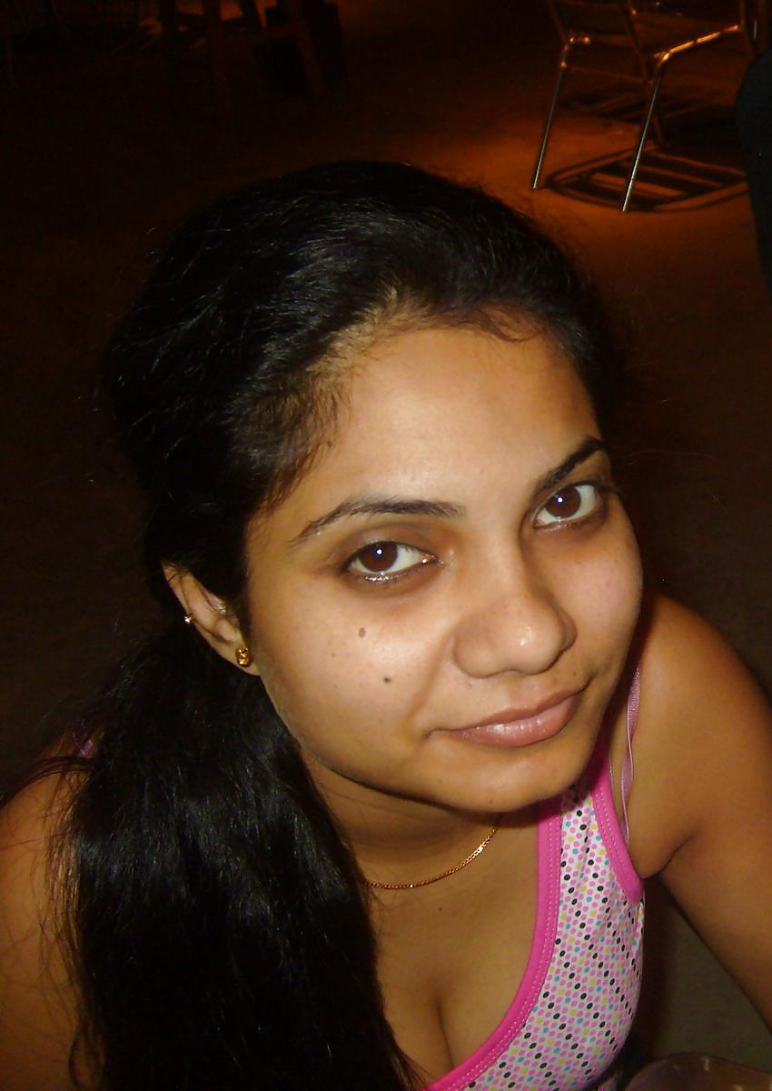 25P Sexy Indian Girls non nude