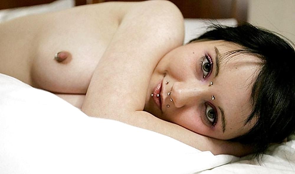 25P Amateur Emo Girls Erotica By twistedworlds