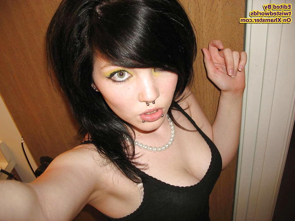25P Amateur Emo Girls Erotica By twistedworlds