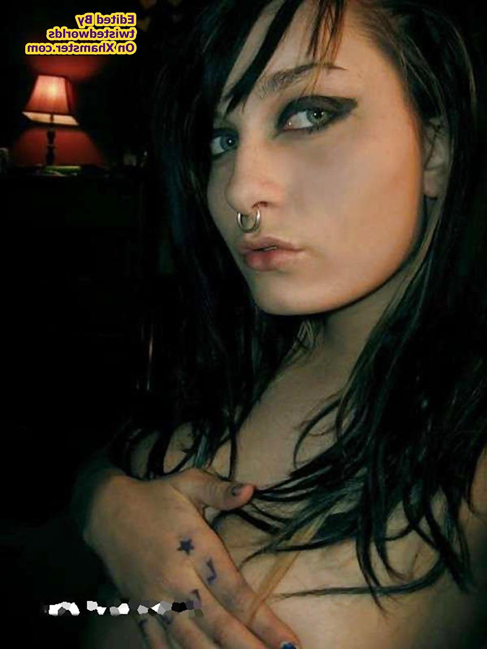 25P Amateur Emo Girls Erotica By twistedworlds