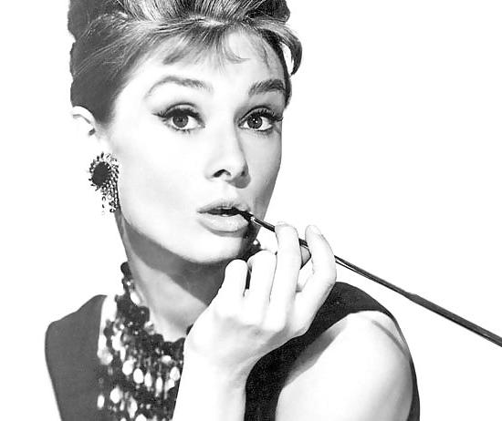 24P Pictures of smoking women. Especially for user squegg.
