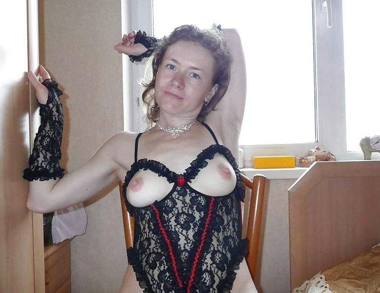 21P Skinny Milf