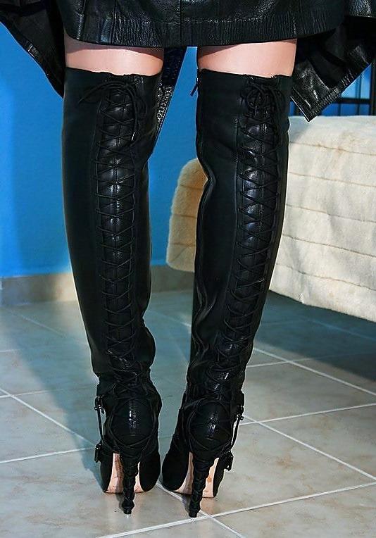25P Boots and heels