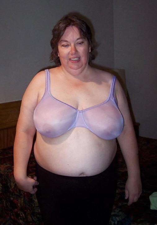 25P Big bras on mature women's!