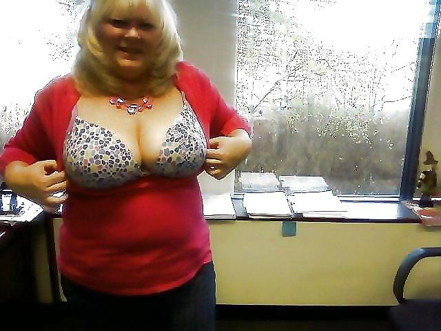 25P Big bras on mature women's!