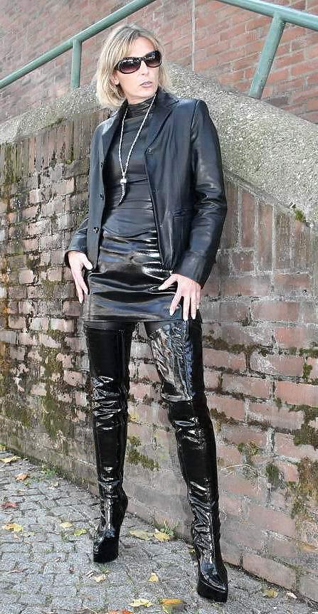 25P ROMY - Super Hot MILF - Queen Of BOOTS...(5)