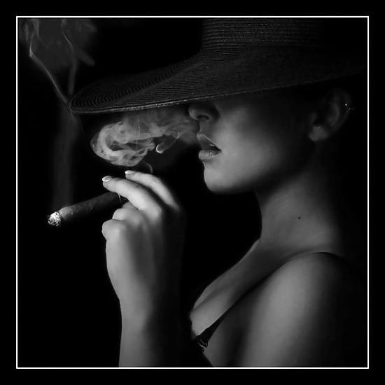 25P Smoking elegance ...