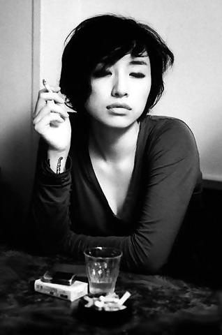 25P Smoking elegance ...