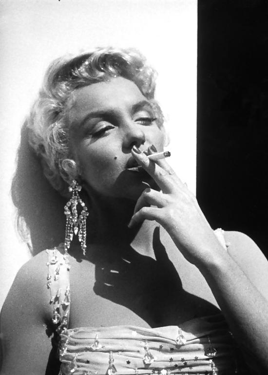 25P Smoking elegance ...