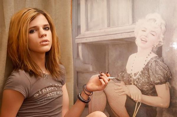 23P Smoking gurls 5