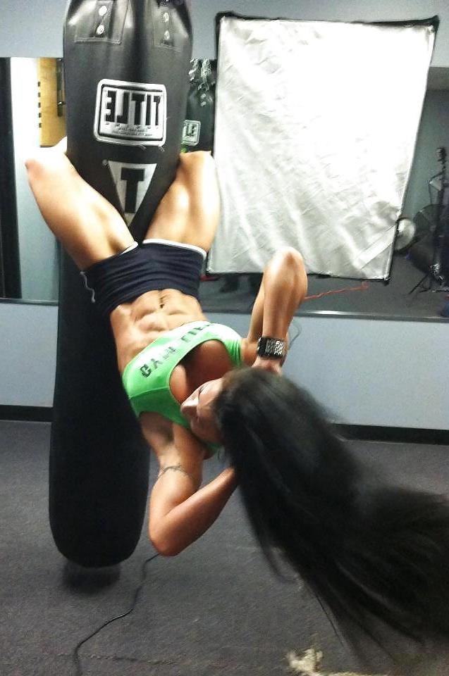 25P Muscle babes!