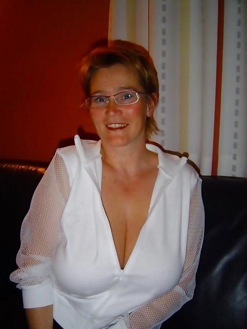 8P Big boobs girl.