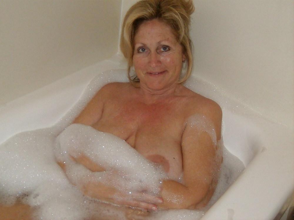 25P American wife