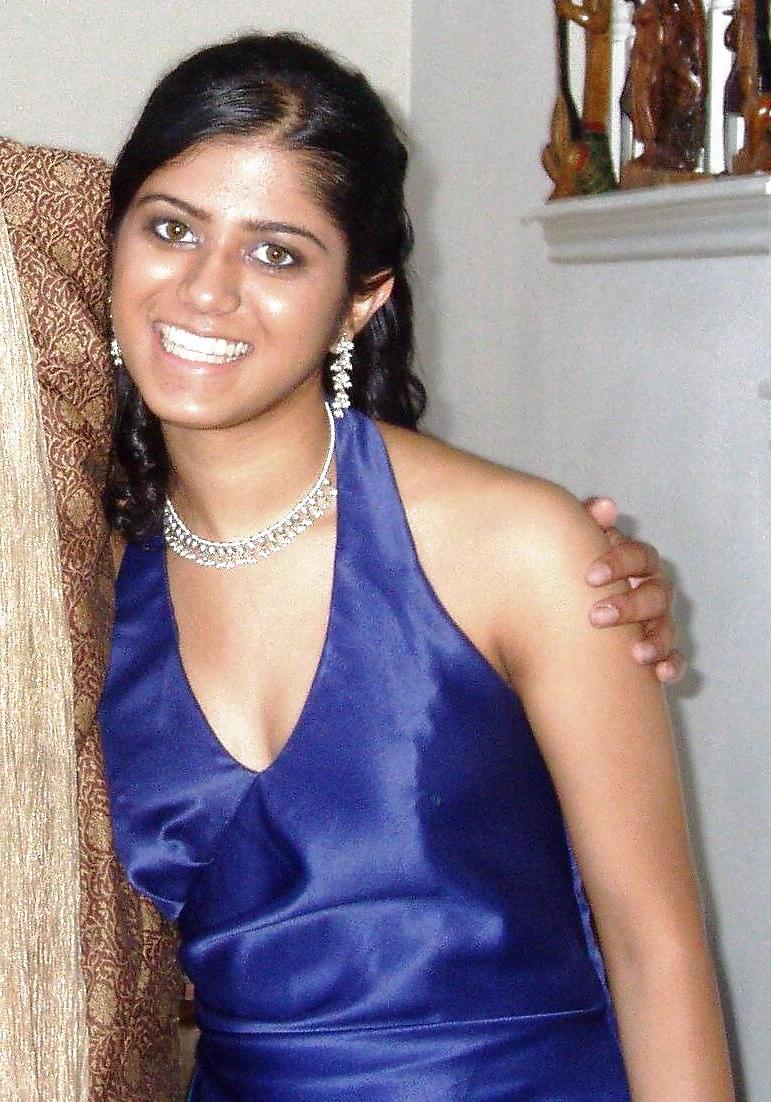 19P Hot, young Indian pussy #2