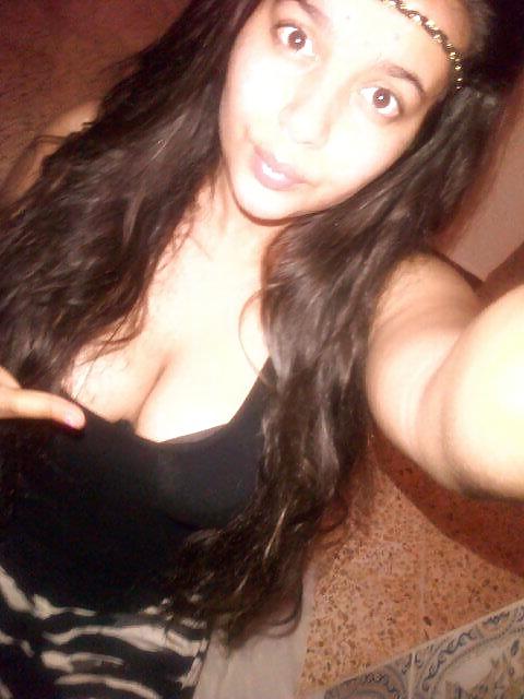 25P Beurette Leyla l'algerienne