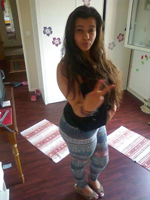 25P Beurette Leyla l'algerienne