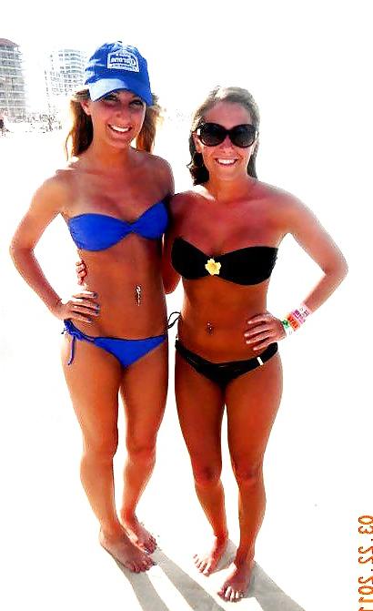 25P College teen sorority girls