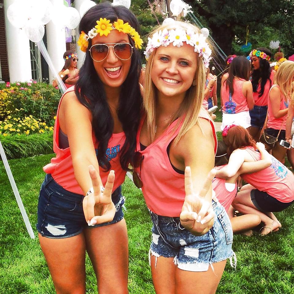 25P College teen sorority girls