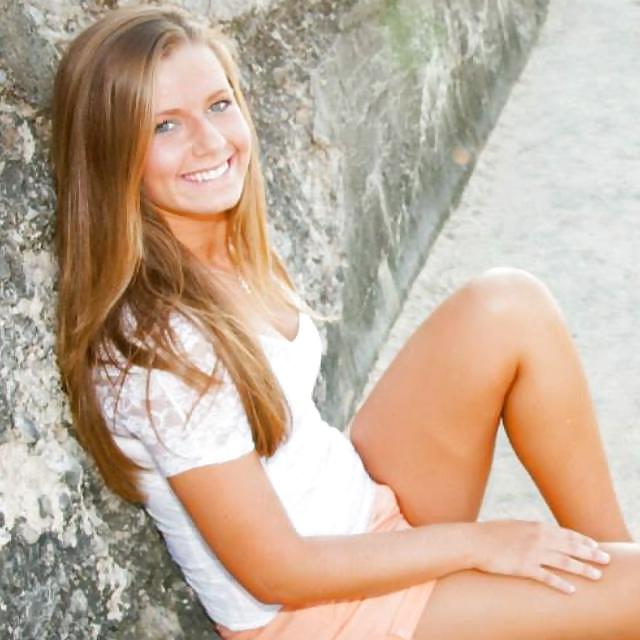 25P College teen sorority girls