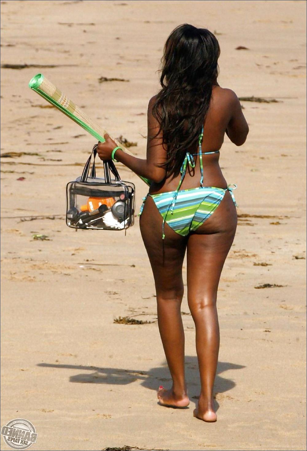 23P Makosi - busty ebony