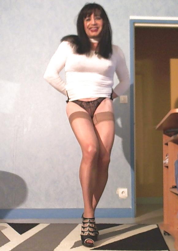 24P Sexy cougar beurette