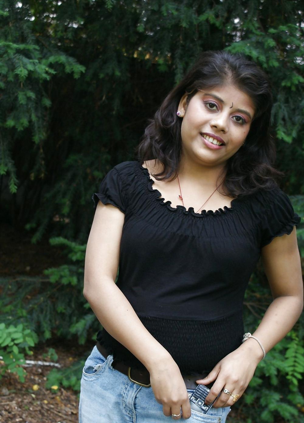 12P Indian Wife Exposing Outdoor 
