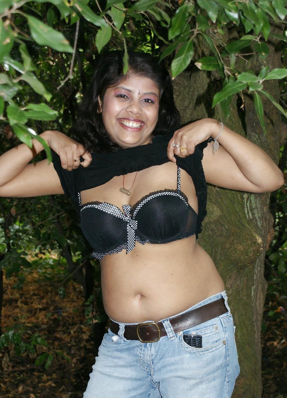 12P Indian Wife Exposing Outdoor 