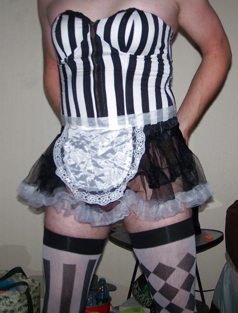 14P Sissy maid