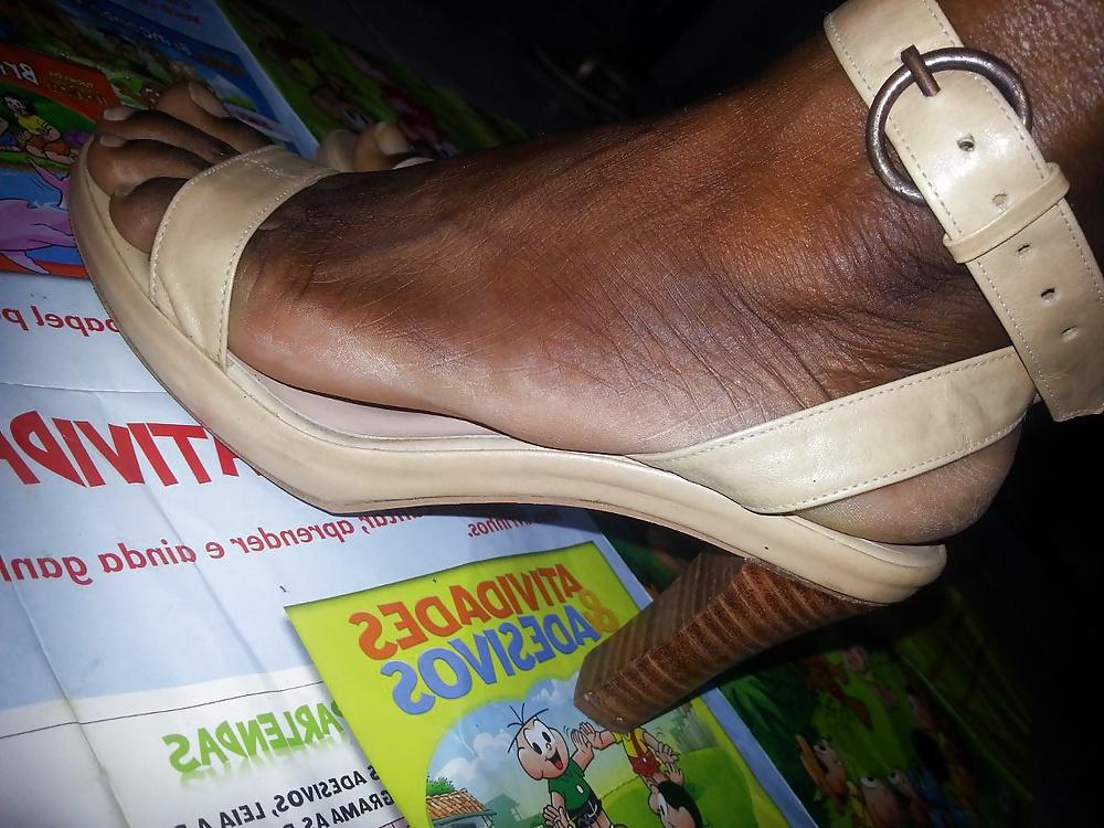 4P Ebony Heels