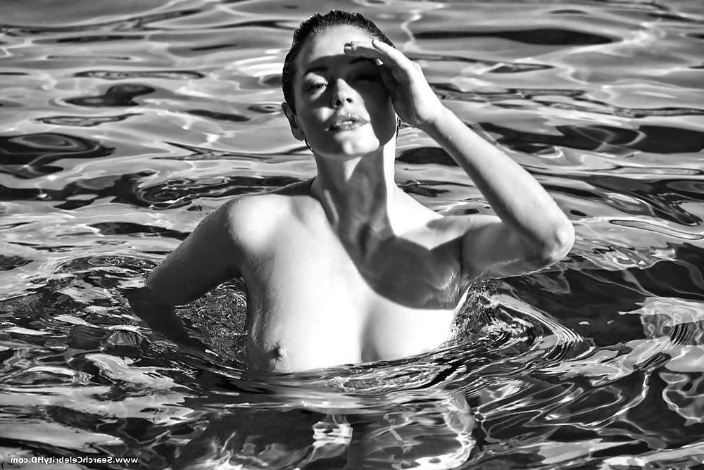 10P Rose McGowan Nude Photoshoot - Flaunt (2014)